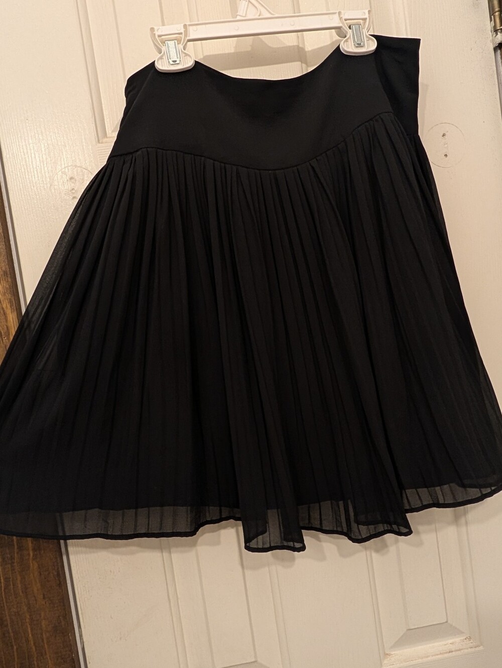 Black Pleated Schoolgirl Skirt Size 4 Ann Taylor Loft Chiffon Skater Flare